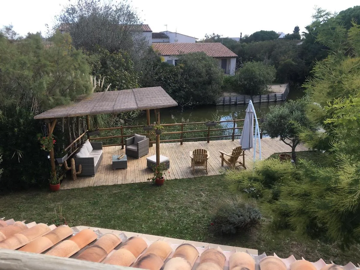 maison en Camargue Les Les Saintes-Maries-de-la-Mer 0*,  France